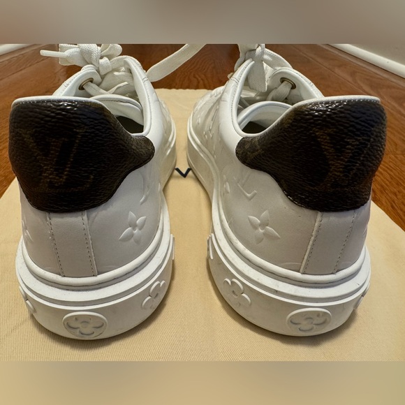 louis vuitton sneaker women in size 8US 39UK good as new only wore twice! - Picture 9 of 16